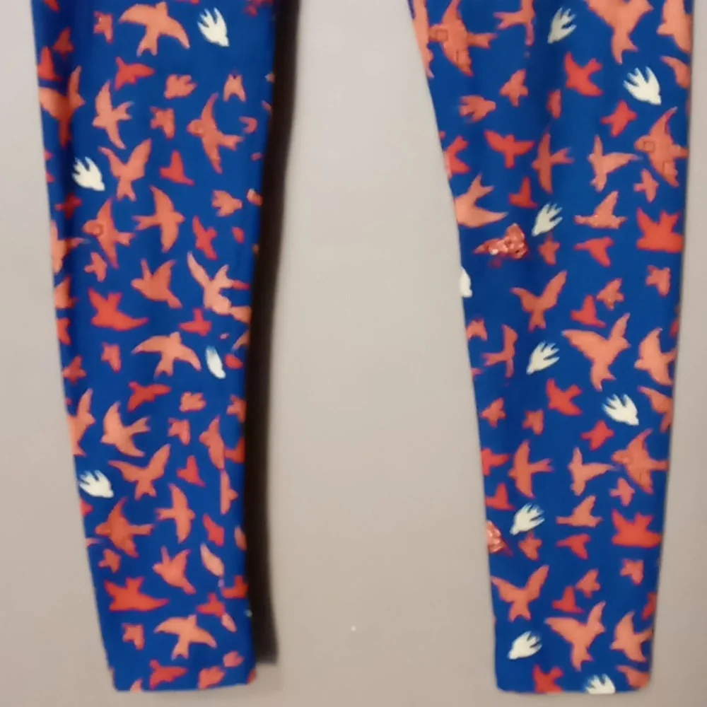 LuLaRoe Blue w Red Bird Leggings One Size - Picture 4 of 6